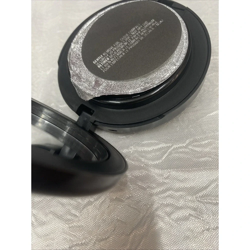 Mac Studio Tech Foundation 0.35‎ oz 100% AUTHENTIC, NC 44 Read Description
